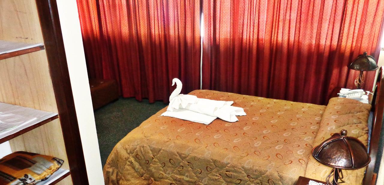 Hotel Alexander La Paz Bagian luar foto