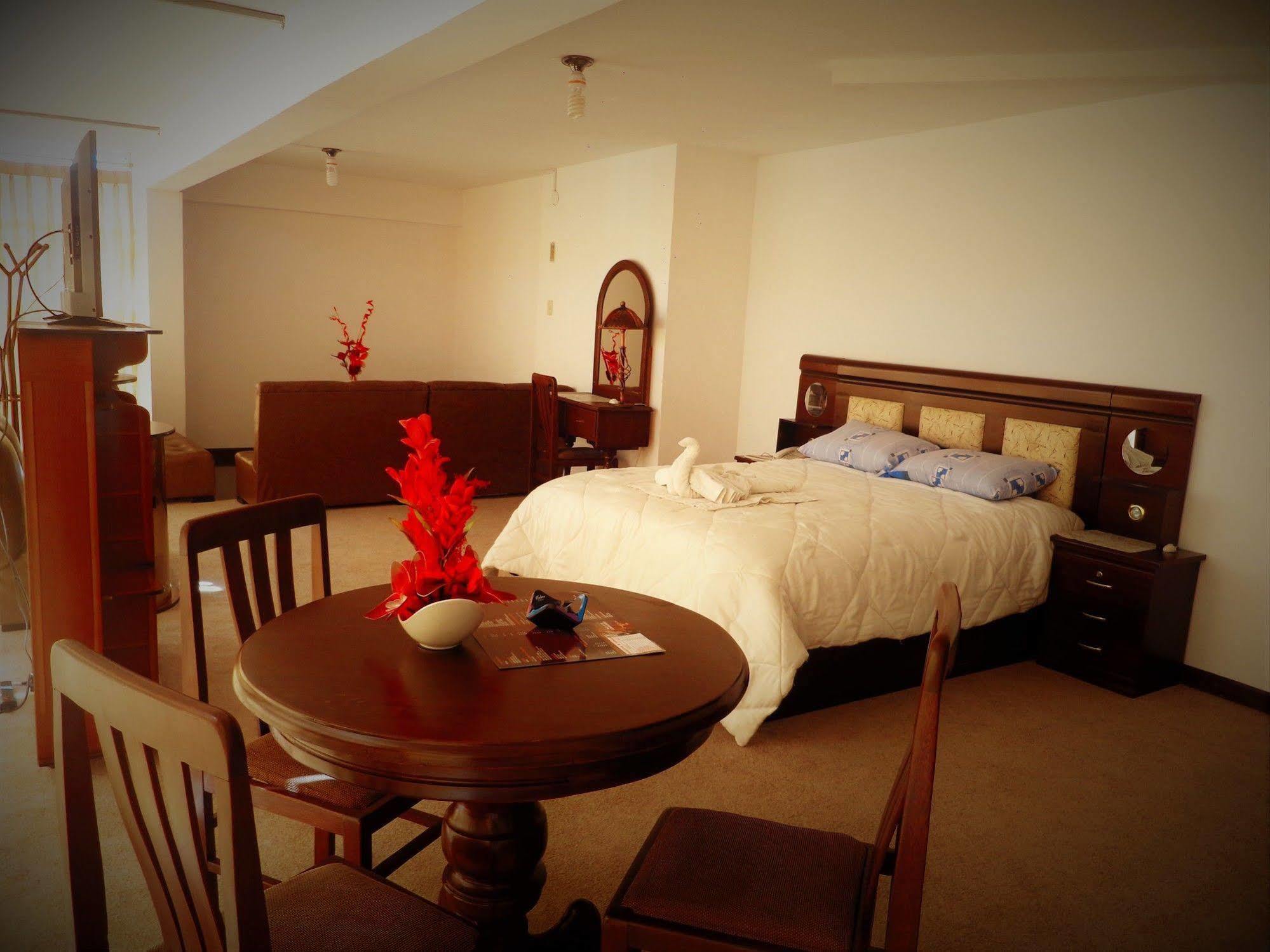 Hotel Alexander La Paz Bagian luar foto