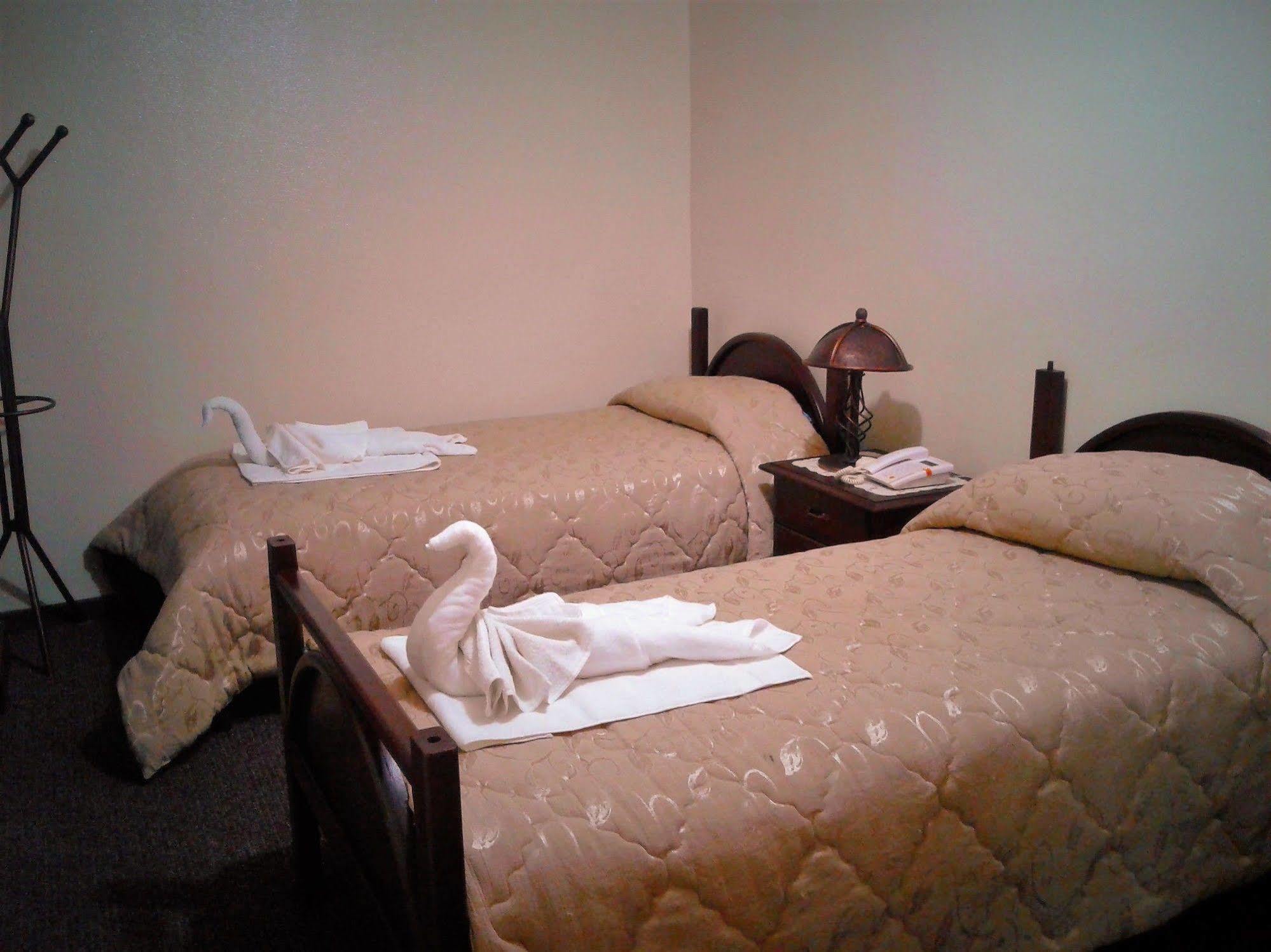 Hotel Alexander La Paz Bagian luar foto